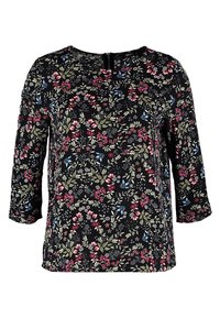 Blusa nera a maniche lunghe con un motivo floreale che presenta fiori rosa, blu e bianchi e foglie verdi, con scollatura rotonda.