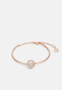 Armband aus Roségold mit verwundenem Design, das mit klaren Steinen besetzte runde Verzierungen und ein zentrales rundes Detail aufweist.