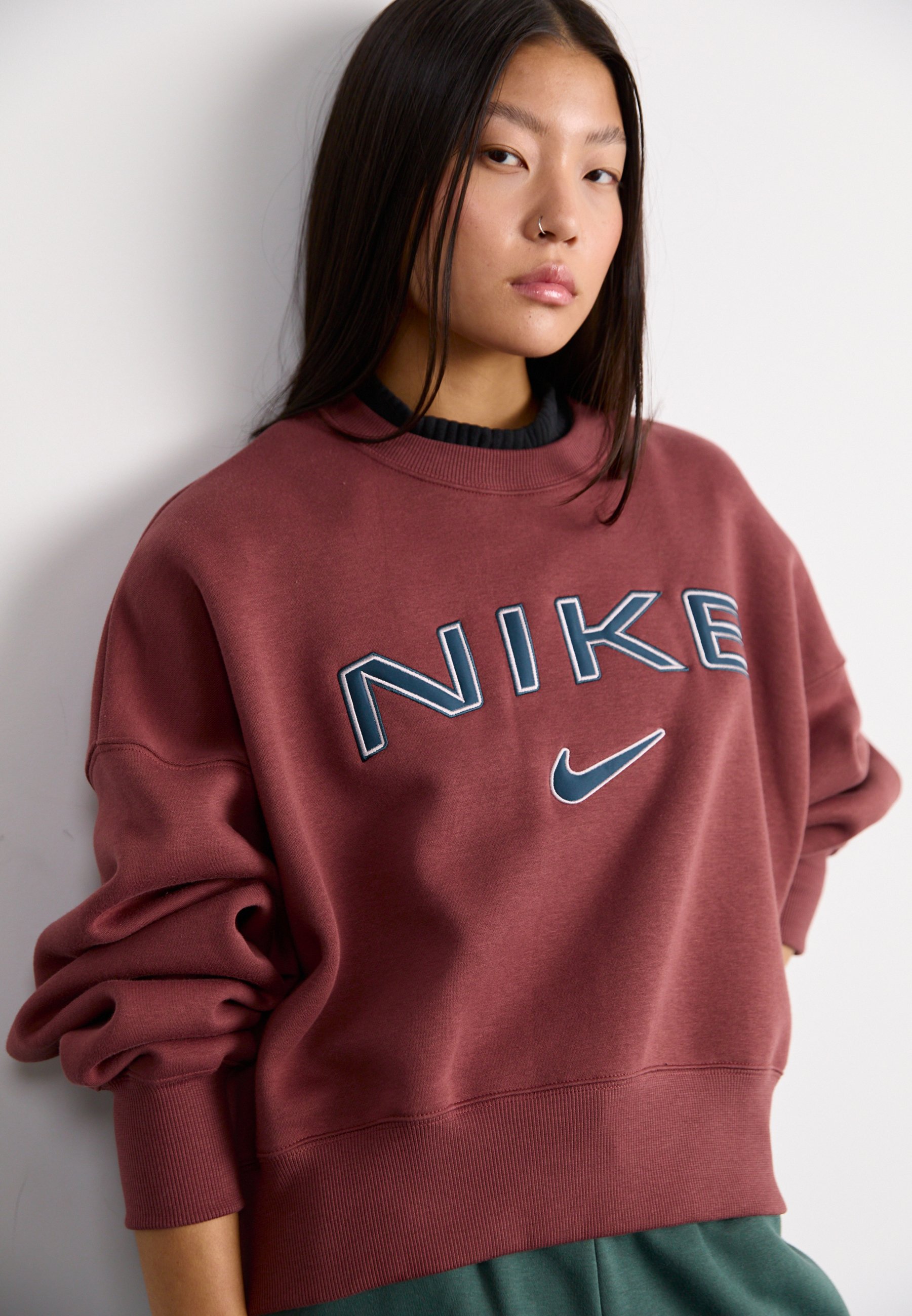 nike red sweatshirt womens