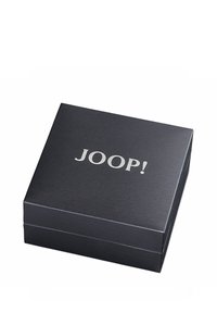Caja cuadrada negra texturizada con un logo plateado "JOOP!" centrado en la tapa, que presenta un diseño limpio y simple sin herrajes o acentos visibles.