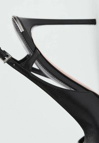 Mango Sandali con tacco - black
