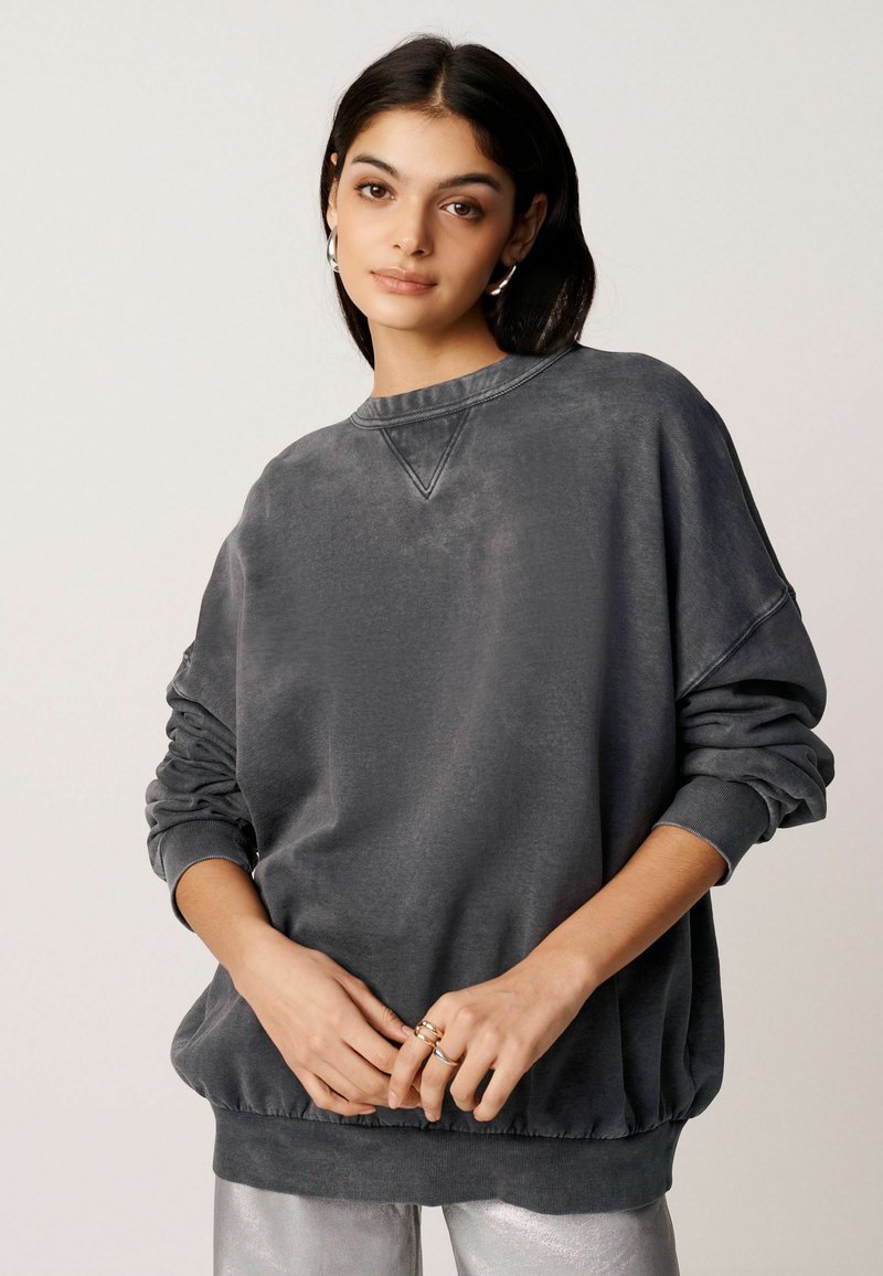 Next RELAXED FIT LONGLINE WASHED CREW NECK - Mikina - charcoal grey