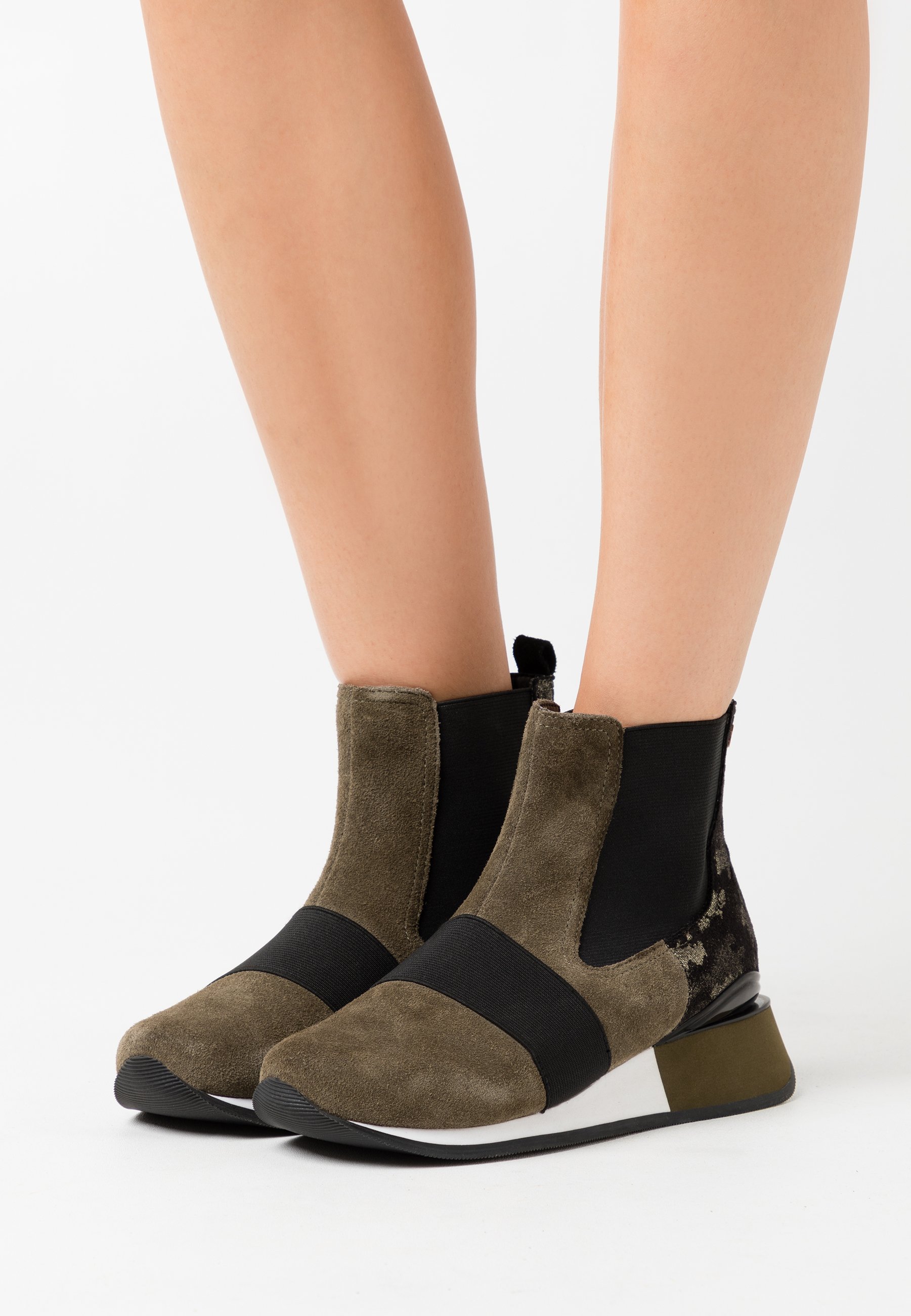 Gioseppo SPUTINO - Botines de cuña - verde/verde oliva - Zalando.es