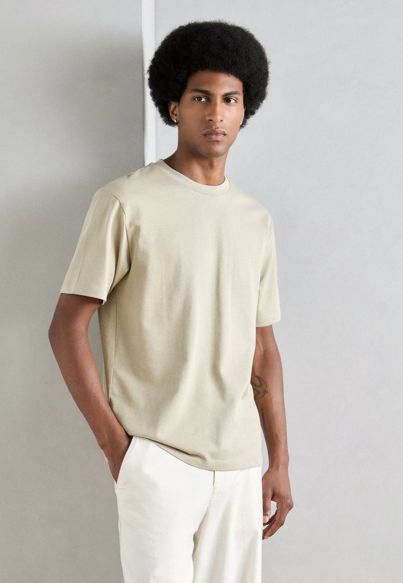 Lindbergh O NECK TEE OVERSIZE - Tricou basic - light khaki