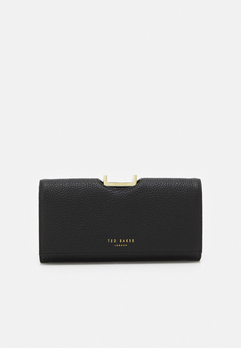 Cartera de cuero negro con acabado texturizado, que cuenta con un cierre dorado y detalle de logo. Forma rectangular con costuras limpias en los bordes.