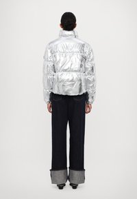 MICHAEL Michael Kors HOODED HIGH SHINE JACKET - Casaco de inverno - metallic silver