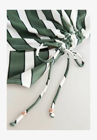 Unselected, green cream stripe