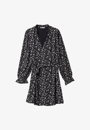 Musta kukallinen mekko pitkillä, puhvihihnoilla, V-pääntiellä ja vyötärölle sidottuna. Esittelee pieniä valkoisia kukkia ja virtaavan A-linjaisen muodon.