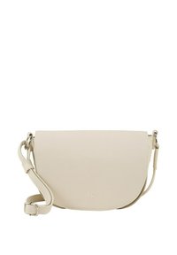 Beige Umhängetasche mit strukturiertem Finish, gebogenem Klappenverschluss und verstellbarem Tragegurt. Schlankes Design mit minimalistischem Beschlag.