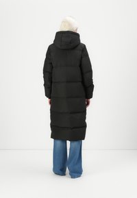 VILA VISTARI LONG COAT - Páperový kabát - black beauty