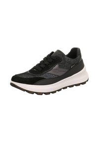 Zwarte sportieve schoen van mesh en suede materialen, met een gestructureerde bovenkant, gevoerd kraag en dikke witte zool met een bruine profiel.