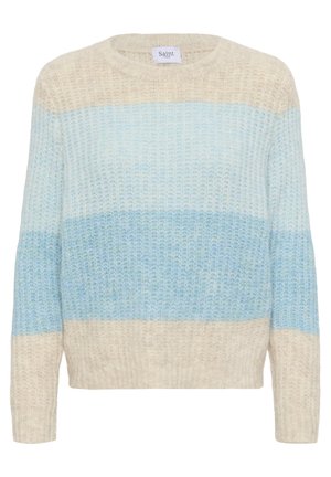 Pull en tricot épais avec de larges rayures horizontales beige, bleu clair et bleu ciel, doté d'un col rond et de bords côtelés aux poignets et à l'ourlet.