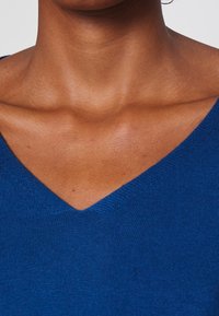 Esprit Stickad tröja - blue