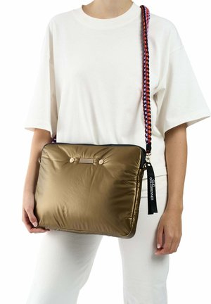 CLIO GOLDBRENNER PIXEL NYLON - Schoudertas - bronze gold pink
