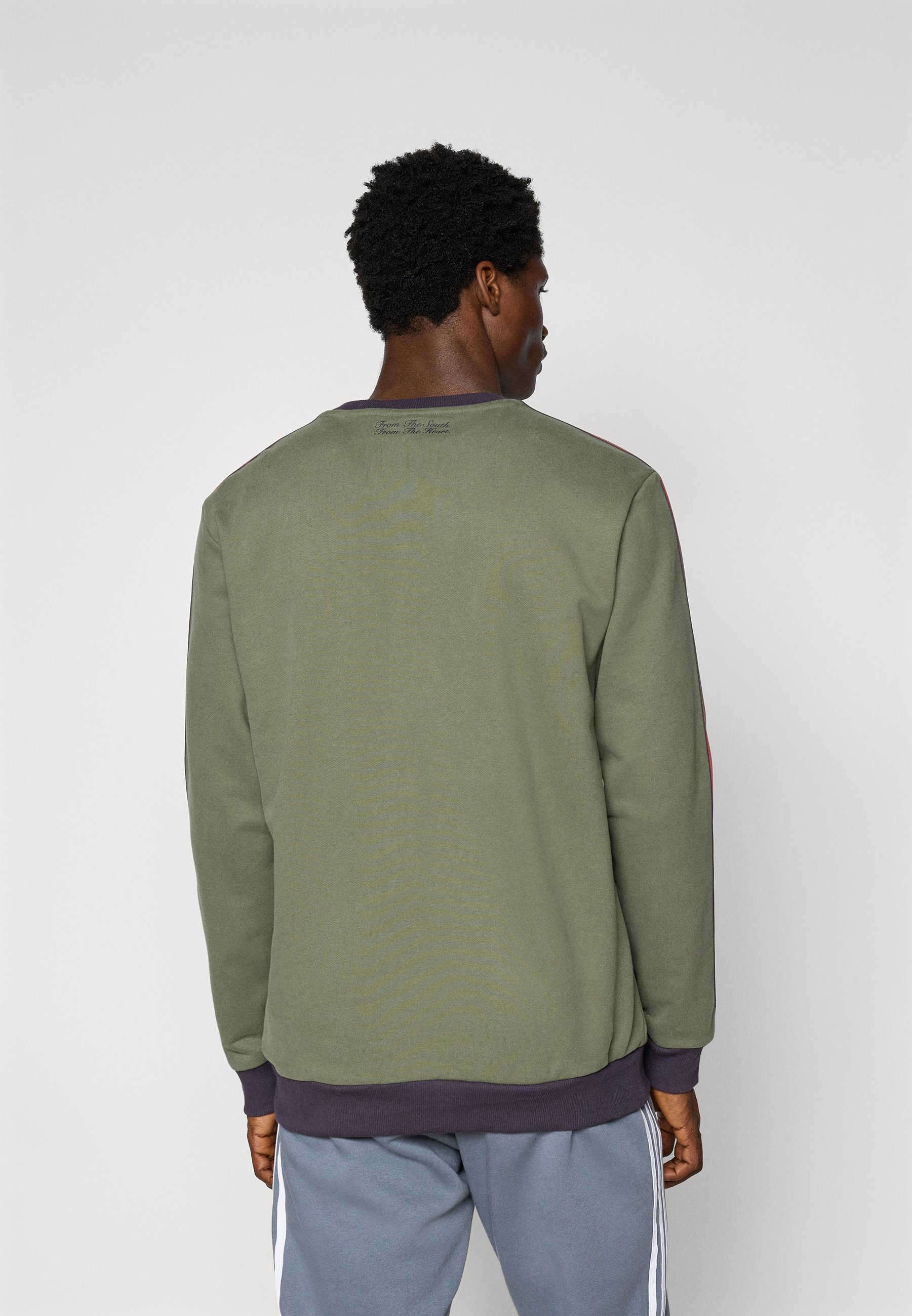 TIMBERLAND / NEW BOX FIT BADGE CREW NECK SWEAT GREEN L〜XXL Amazon.com: Timberland Men's New Box Fit Badge Crew Neck
