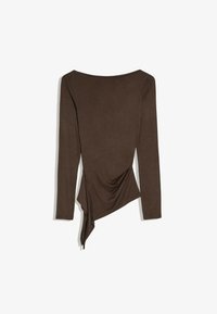 Unselected, dark brown