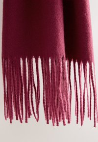 Unselected, burgundy red