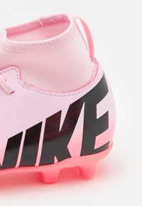 Nike Performance JR MERCURIAL CLUB FG/MG UNISEX - Botines de fútbol para terreno firme - pink foam/black