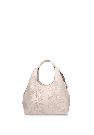Borsa a mano in pelle beige chiaro con motivo a iniziali traforate e manico arrotondato, su uno sfondo bianco.