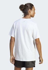 adidas Sportswear Apdrukāts T-krekls - white