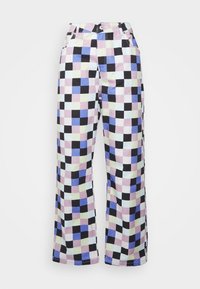 Ruudulliset leveälahkeiset puuvillahousut, joissa on monivärinen kuvio, joka sisältää purppuran, vihreän, sinisen ja mustan neliön. Etutaskut ovat näkyvissä.