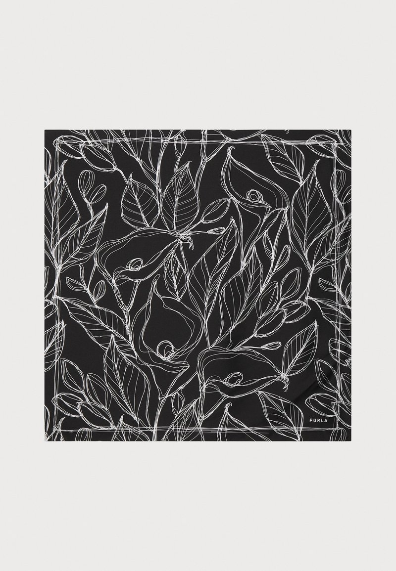 Bufanda negra con intrincados dibujos en blanco de hojas y flores. Textura suave con forma rectangular. Nombre de la marca "Furla" visible.