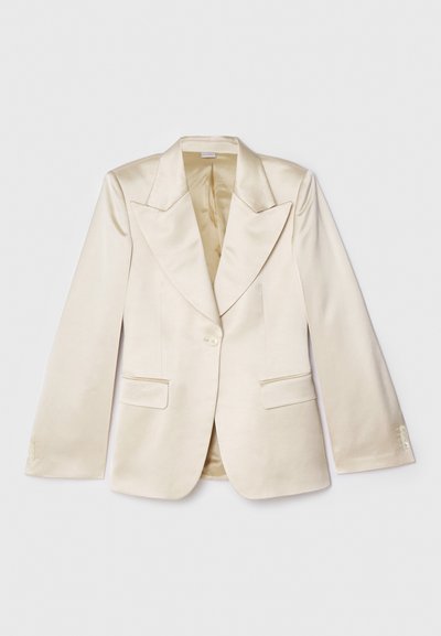 Ivoryfarbener Satin-Blazer mit großen Revers, einreihiger Knöpfung und zwei vorderen Taschen. Glatte Textur und taillierte Passform.