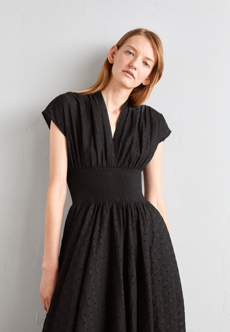 Tory Burch EYELET Day dress black Zalando.de