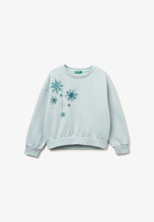 Felpa azzurra con maniche lunghe, polsini e orlo a coste. Presenta una grafica di fiocchi di neve in teal e argento sulla parte anteriore.