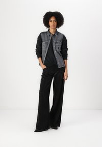 Calvin Klein Jeans SLEEVELESS LEAN SHIRT - Top - denim grey