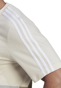 adidas Performance Camiseta estampada - grey