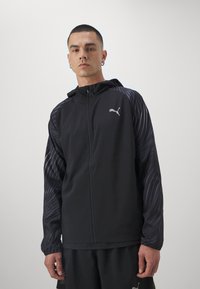 Puma RUN FAVORITE AOP WOVEN JACKET M - Jakna za treniranje - black-aop