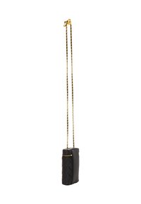 Borsa a tracolla in pelle trapuntata nera con tracolla in catena dorata e dettaglio della cerniera. Forma compatta e rettangolare con superficie liscia.