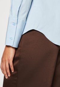 Mos Mosh SYBEL - Gombos blúz - cashmere blue