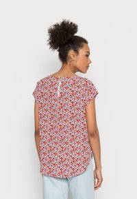 ONLY Blusa - cloud dancer