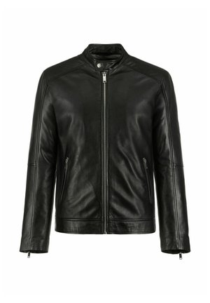 Czarna skórzana kurtka z frontowym zamkiem błyskawicznym, stójką zapinaną na napy, dwoma bocznymi kieszeniami na zamek oraz rękawami zakończonymi zamkami.