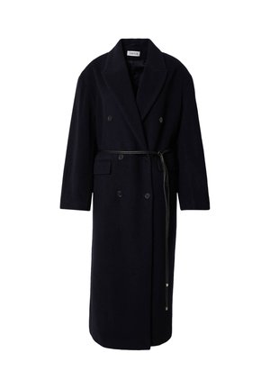 Dunkelblauer taillierter Mantel mit doppelter Knopfreihe und Gürtel. Aus Wolle mit glatter Textur gefertigt. Verfügt über große Knöpfe und seitliche Taschen.