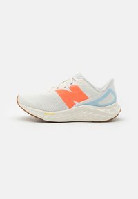 New Balance FRESH FOAM ARISHI V4 - Zapatillas running asfalto - sea salt