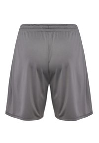 Szare spodenki sportowe wykonane z gładkiego, lekkiego materiału, z elastycznym pasem i luźnym krojem. Nie ma widocznych kieszeni ani wzorów.
