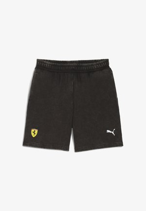Černé sportovní šortky vyrobené z měkké tkaniny s elastickým pasem. Na levé straně se nachází žluté logo Ferrari a na pravé straně bílé logo Puma.