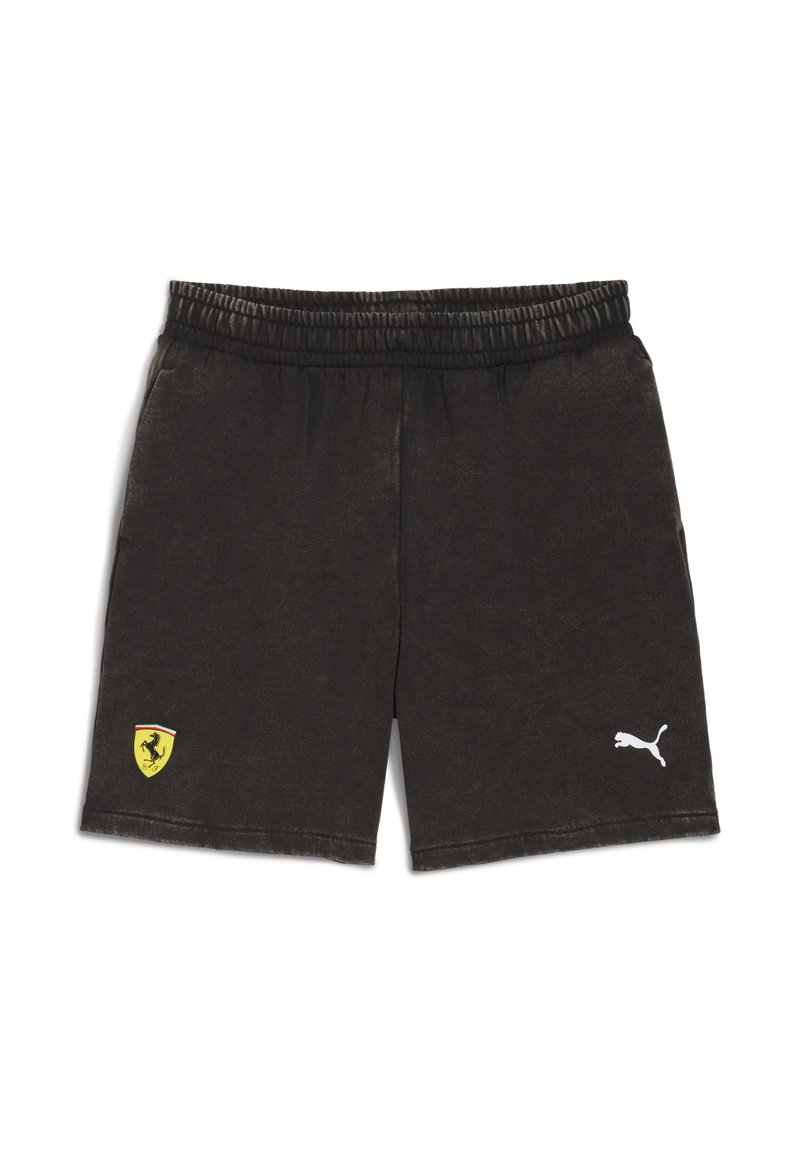Čierne športové šortky vyrobené z mäkkej tkaniny s elastickým pásom. Na ľavej strane majú žlté logo Ferrari a na pravej strane biele logo Puma.