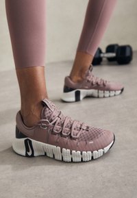 FREE METCON 5 - Tréningová obuv - smokey mauve/platinum violet/light bone/velvet brown