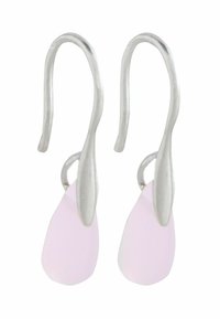 Hopeiset korvakorut, joissa on sileät, pisaramaiset vaaleanpunaiset kivet roikkumassa koukuista.