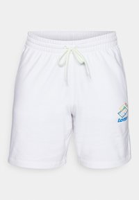 Hvide bomulds-shorts med elastisk talje og snøre. Har et flerfarvet Lotto-logo på venstre side. Glat tekstur.