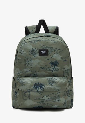 Zielony plecak z wzorem krajobrazu w granatowym kolorze. Posiada regulowane szelki, przednią kieszeń i metkę z logo Vans.
