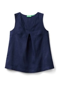 Námořnická modrá bezrukávová košile s výstřihem do V, texturovaná lněná tkanina a středový skládací detail. Rovný lem s minimalistickým designem.