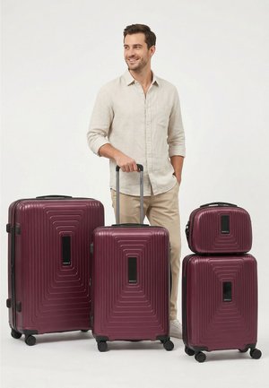 Redolz, ESSENTIALS 14 4-ROLLEN KOFFERSET + BEAUTYCASE 4 TLG. MIT DEHNFALTE UNISEX SET - Juego de maletas - aubergine metallic