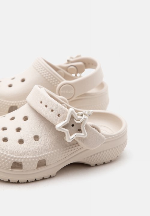 Crocs CLASSIC STAR BUCKLE UNISEX - Slippers - frappe — foto 6