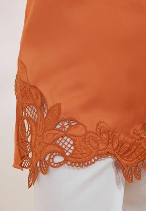 Friends Like These, Topp - deep orange