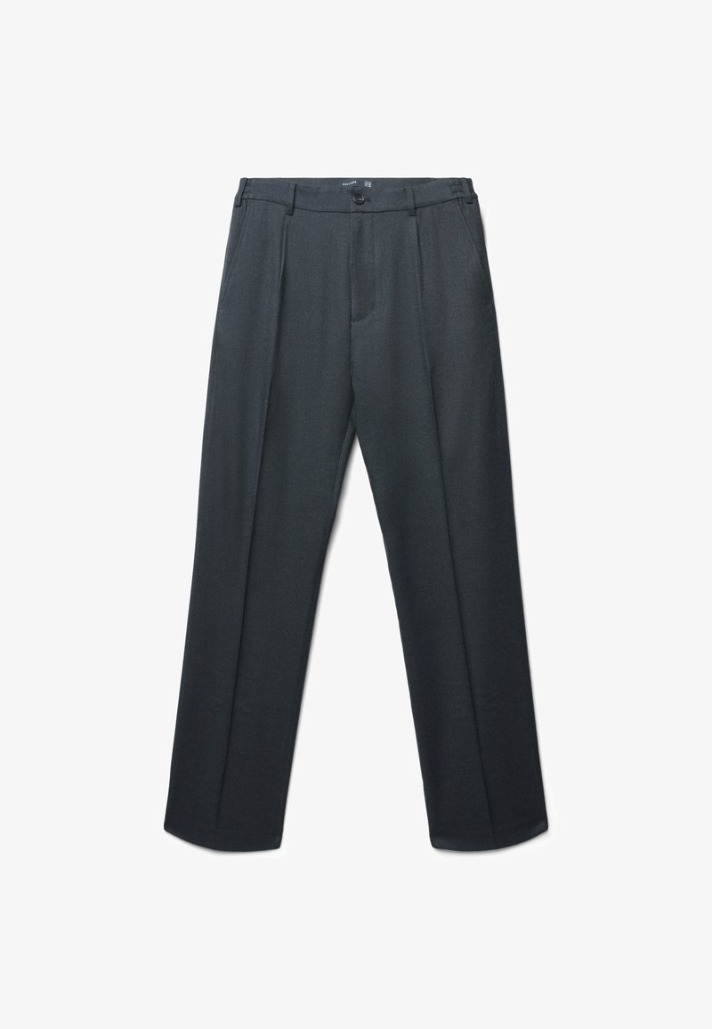 Dunkelgraue, maßgeschneiderte Hose mit gefälteltem Bund, geraden Beinen und einem Knopfverschluss am Bund. Hergestellt aus einem glatten Stoff.